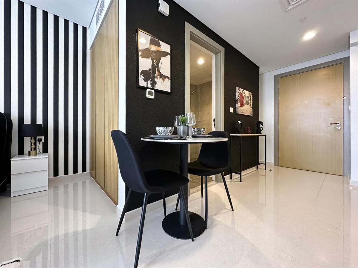 Apartment Trophy-twilight Edge 55th Floor W Lush Lagoon Pool *