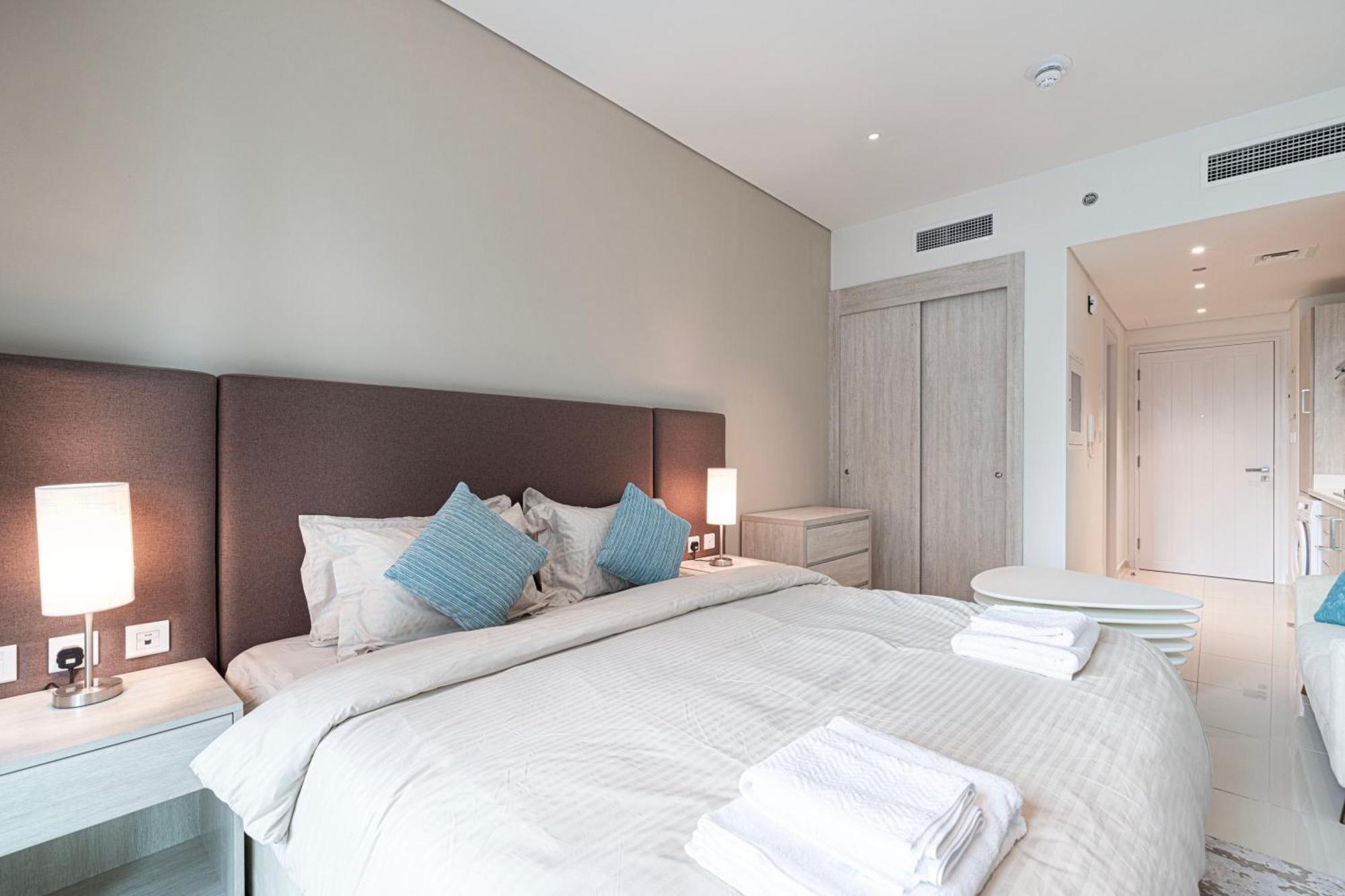 Apartment Seven Palm & - Pool & Access