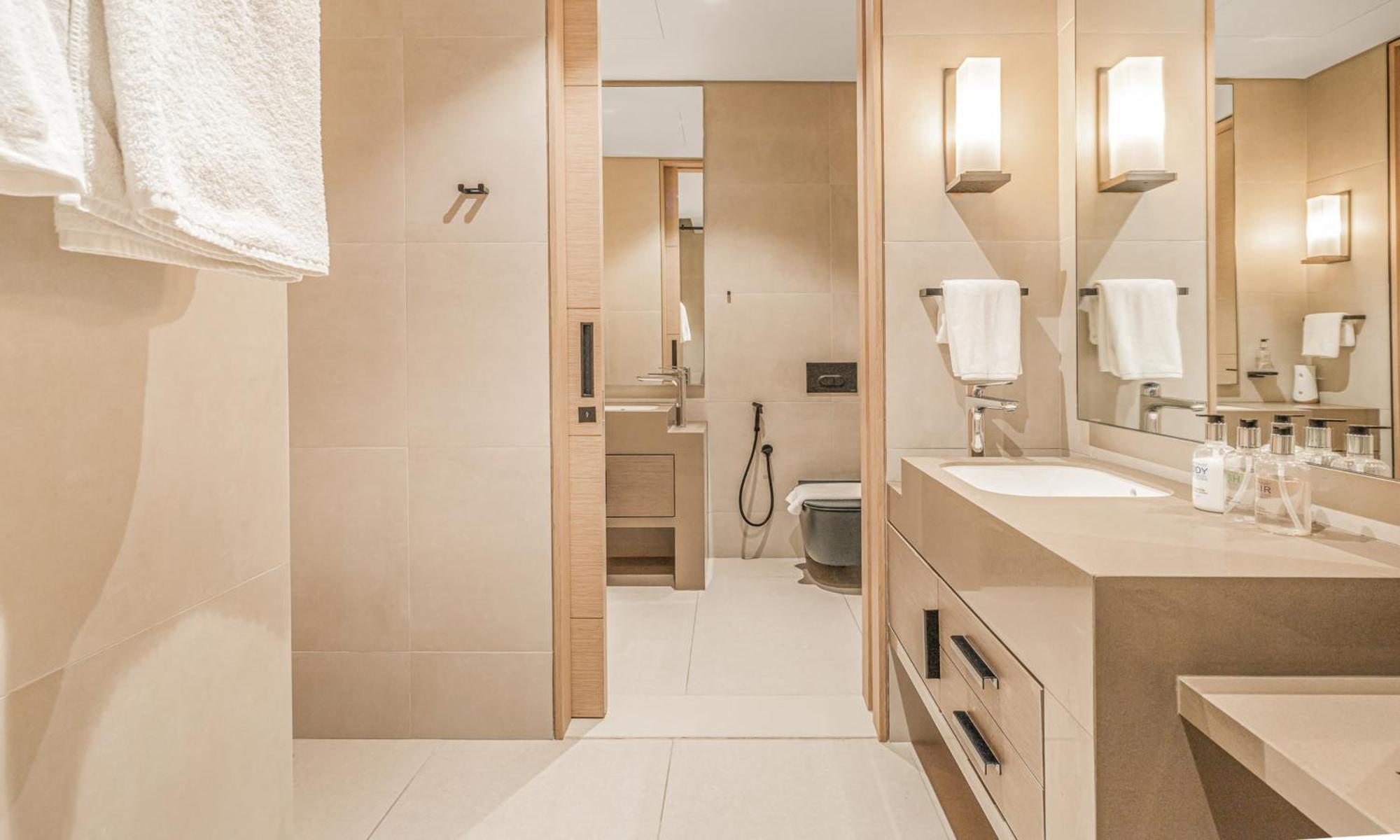 2br Jumeirah Gate 1, Marina Skyline View Apartment