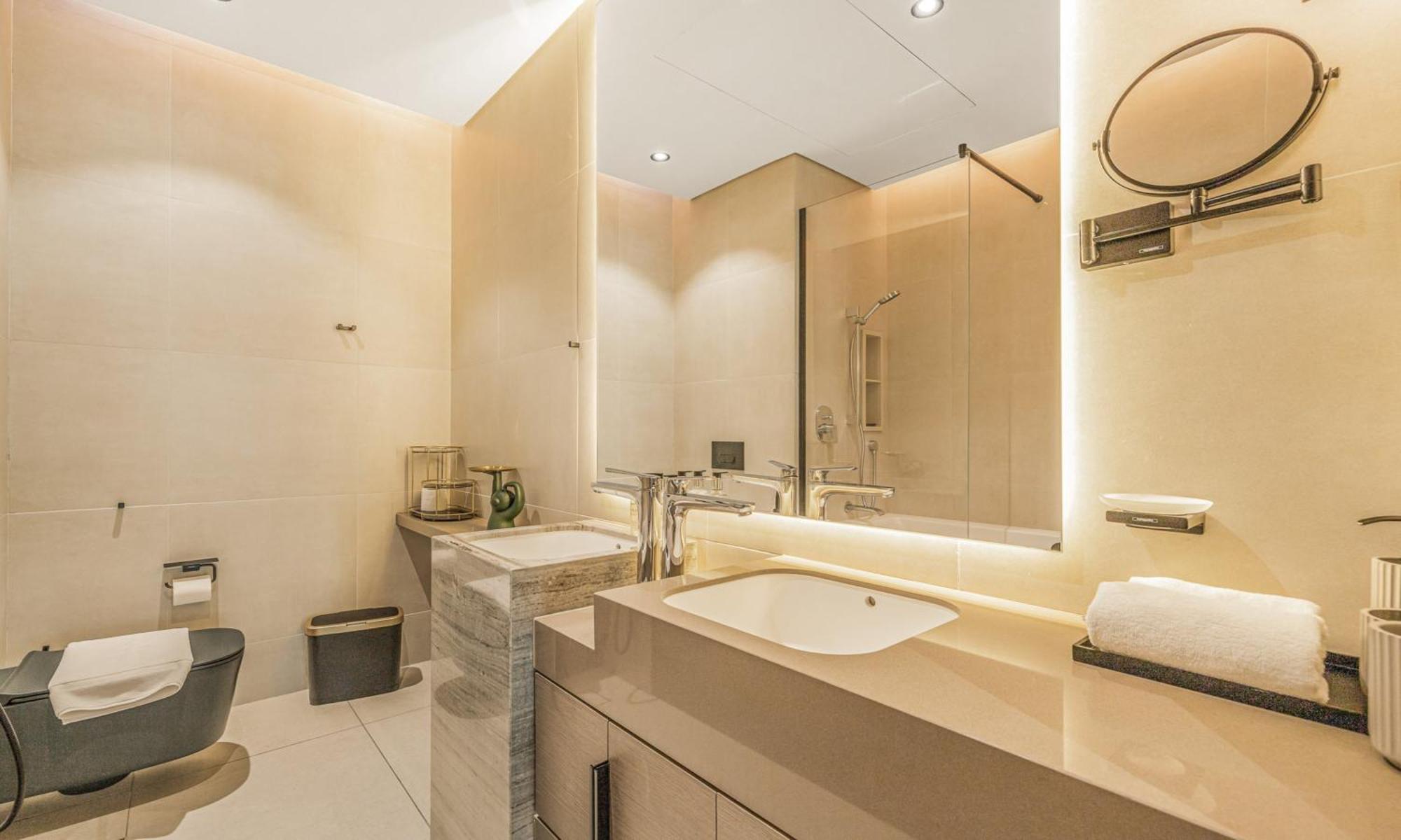 2br Jumeirah Gate 1, Marina Skyline View *