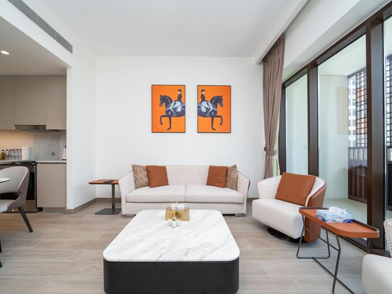 Apartment Luxury 2-bed Retreat With Stunning Creek Views Dubai