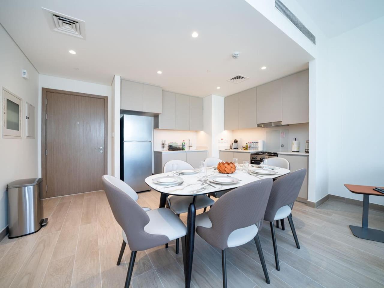 Apartment Luxury 2-bed Retreat With Stunning Creek Views *