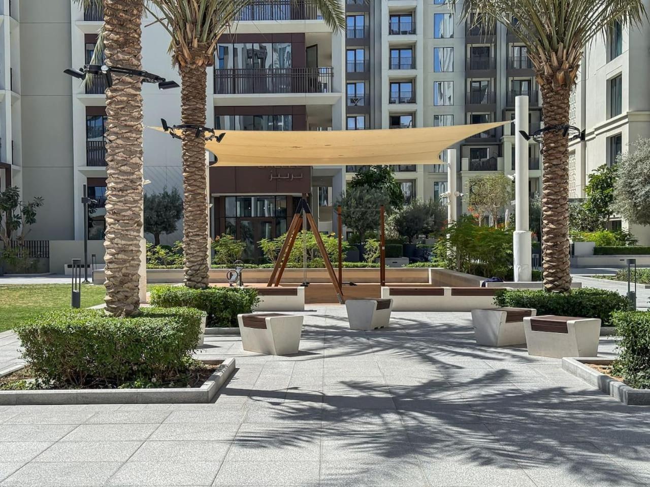 Luxury 2-bed Retreat With Stunning Creek Views Dubai