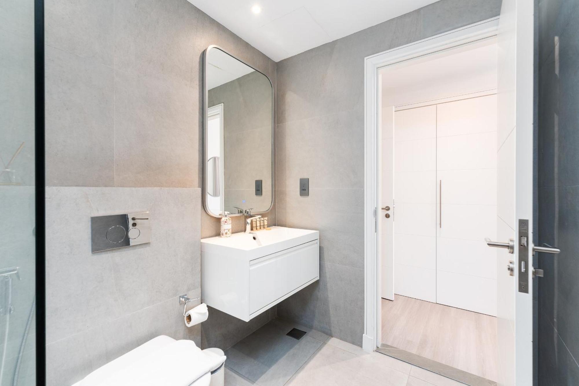 South Ridge 1, Downtown - Mint * Dubai