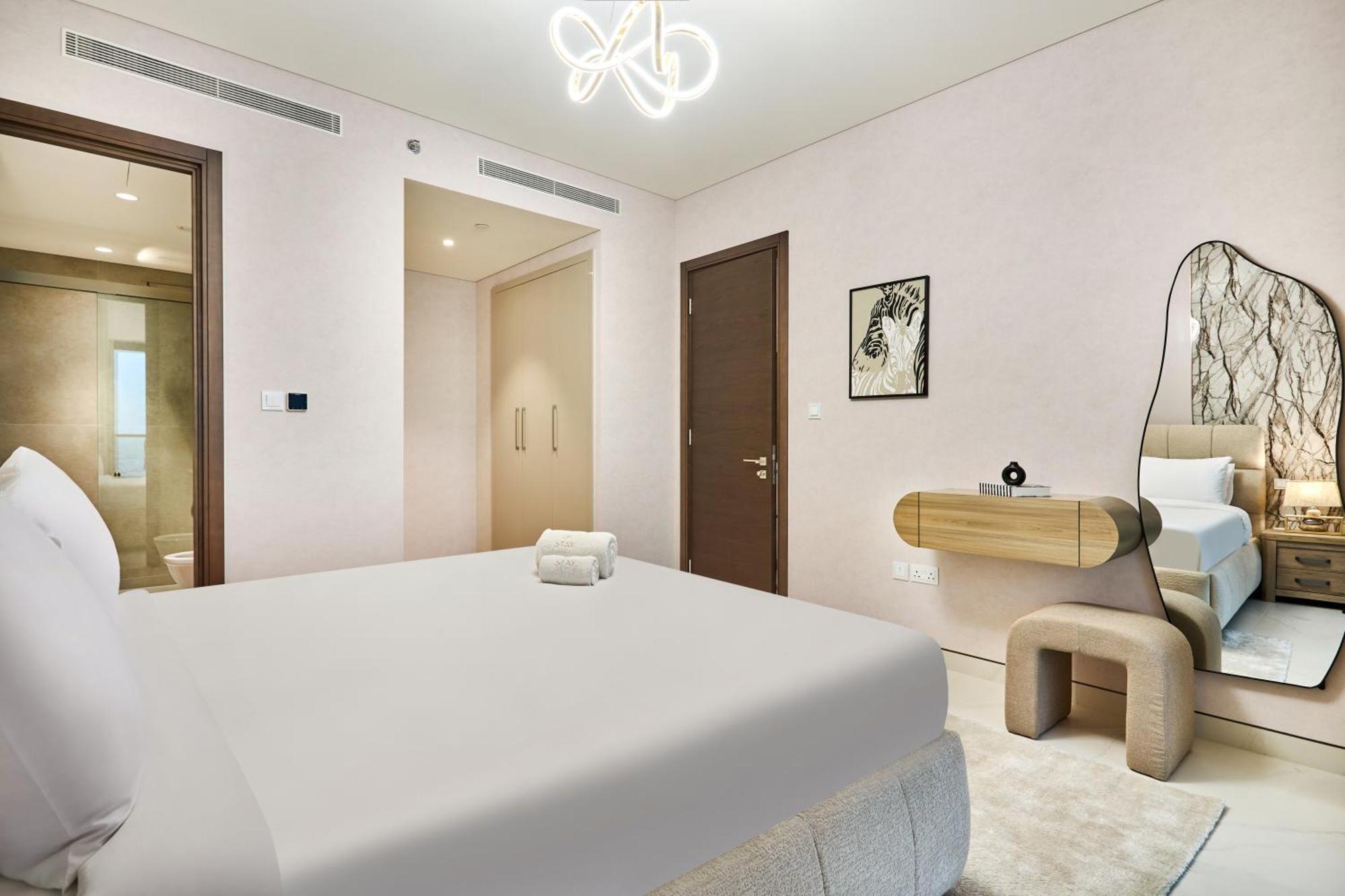 By Latinem Luxury 2br Cvg 4005 Near Burj Khalifa Dubai