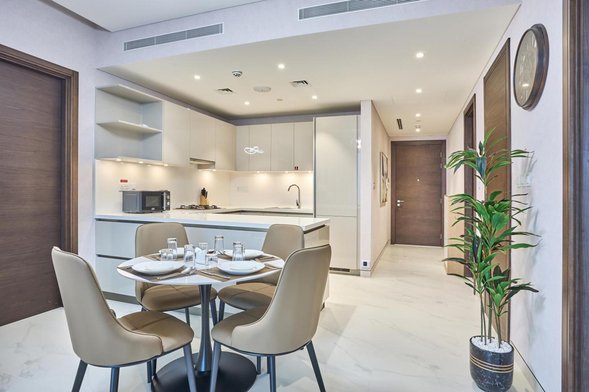 By Latinem Luxury 2br Cvg 4005 Near Burj Khalifa Dubai
