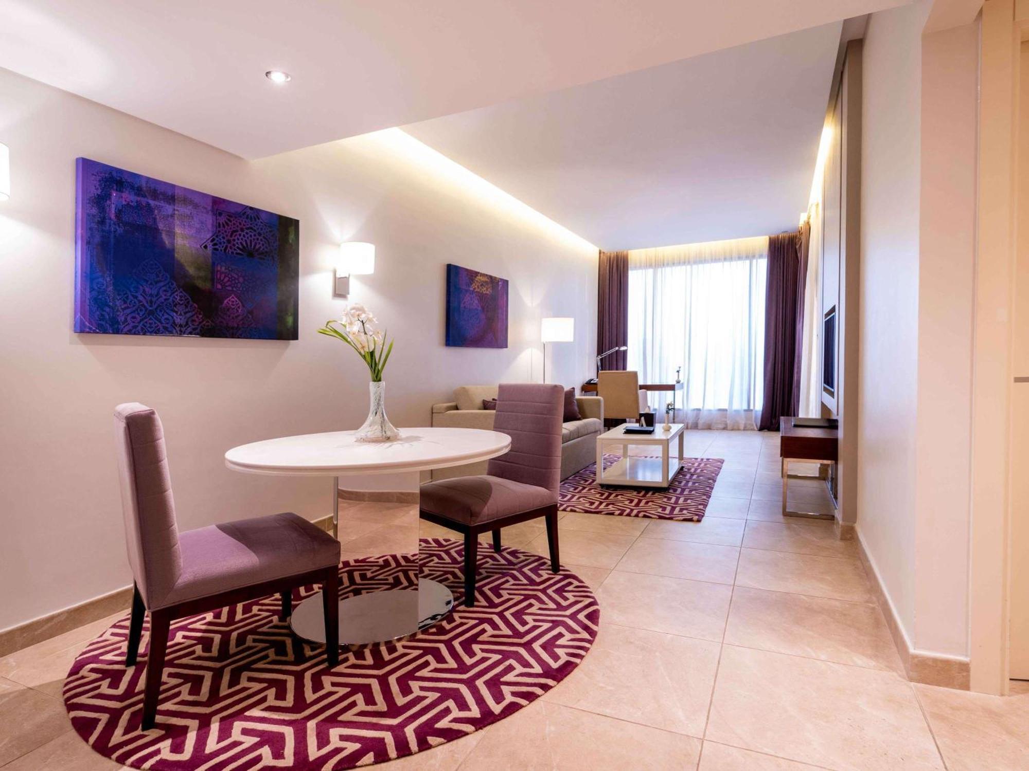 Mercure Barsha Heights And 4* Dubai