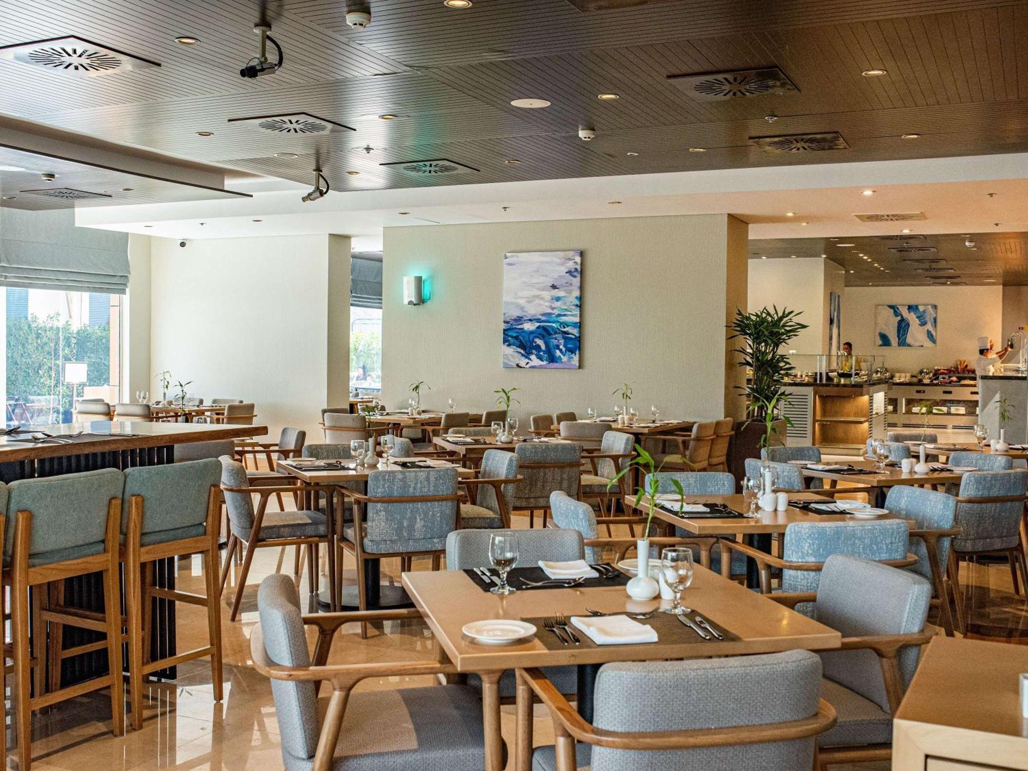 Otel Mercure Barsha Heights And 4*