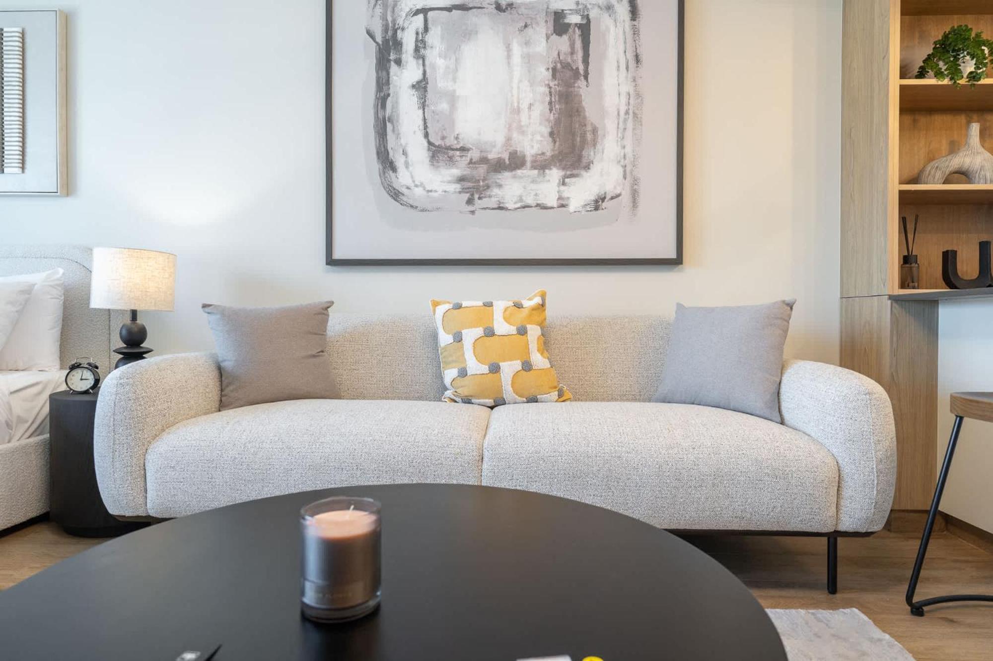 Flat In Rokane G25 Near Five, Jvc Perfect For 2 Apartment *