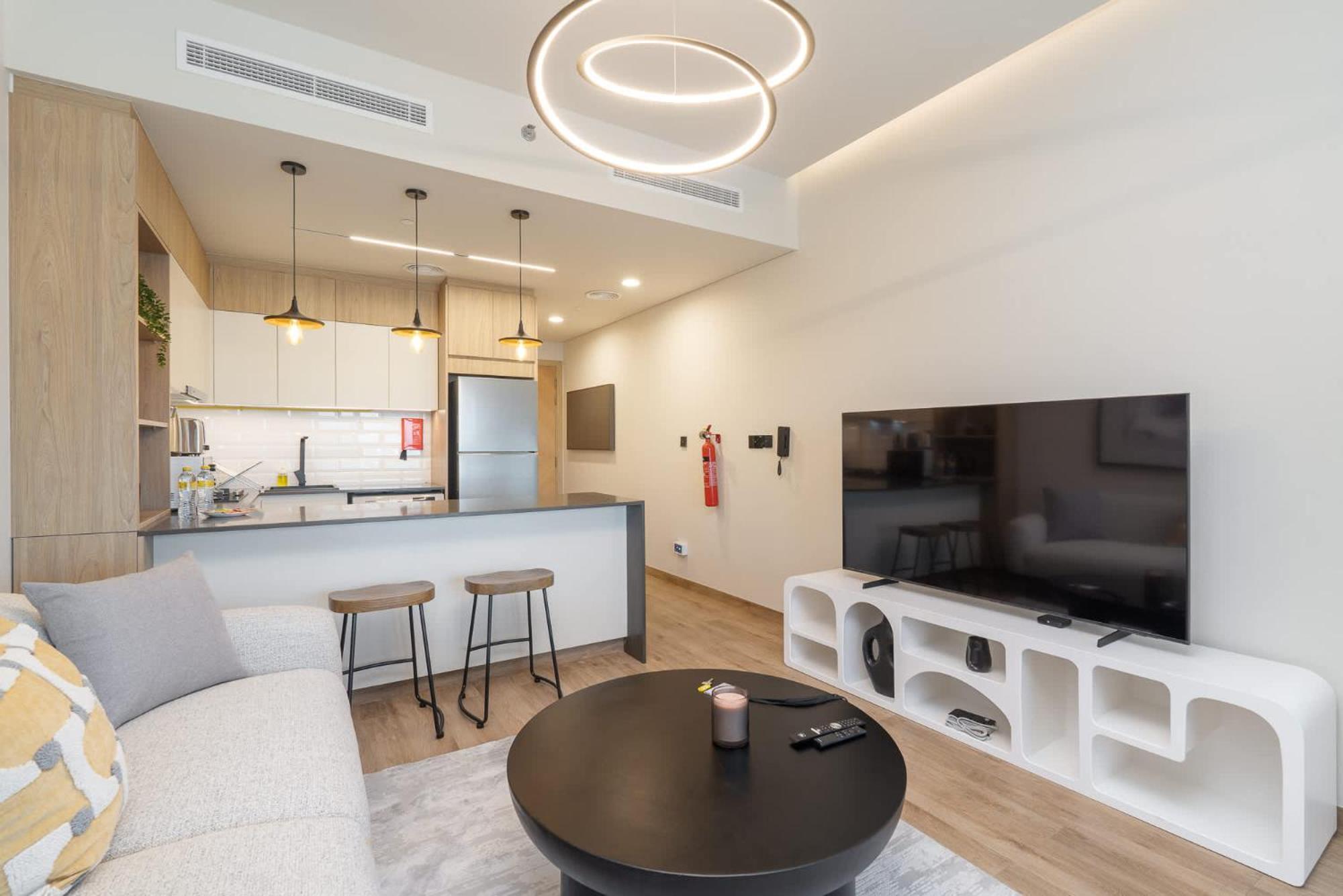 Flat In Rokane G25 Near Five, Jvc Perfect For 2
