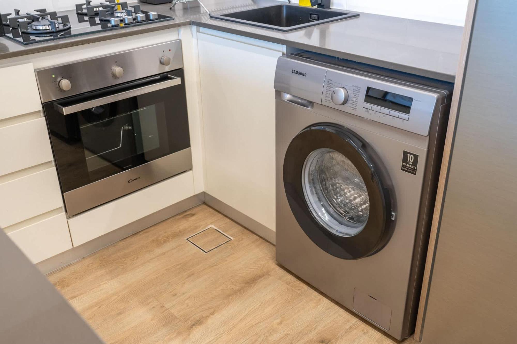 Apartment Flat In Rokane G25 Near Five, Jvc Perfect For 2