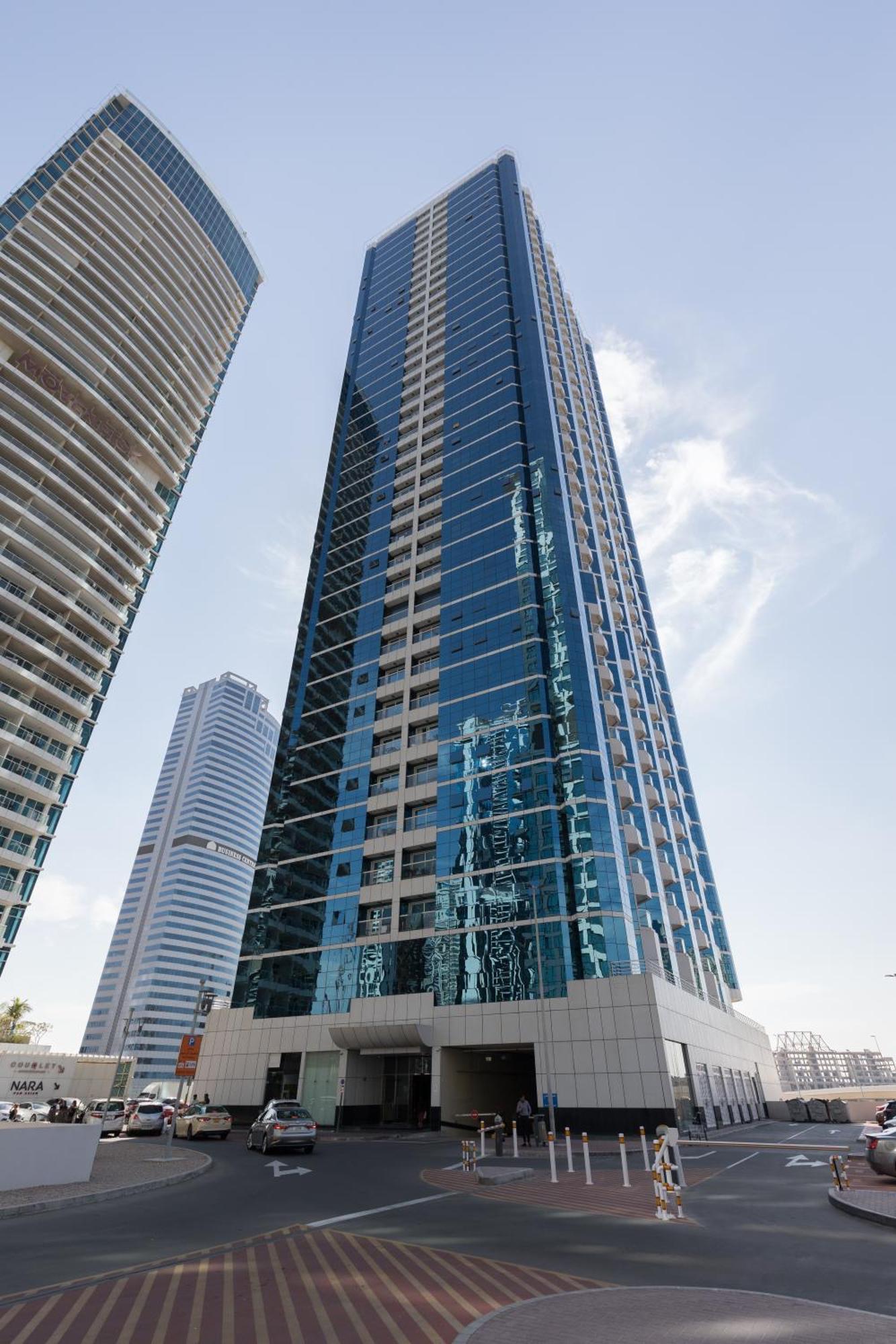 2-bedroom Apartmentjlt View, 8 Min To Metro Apartment
