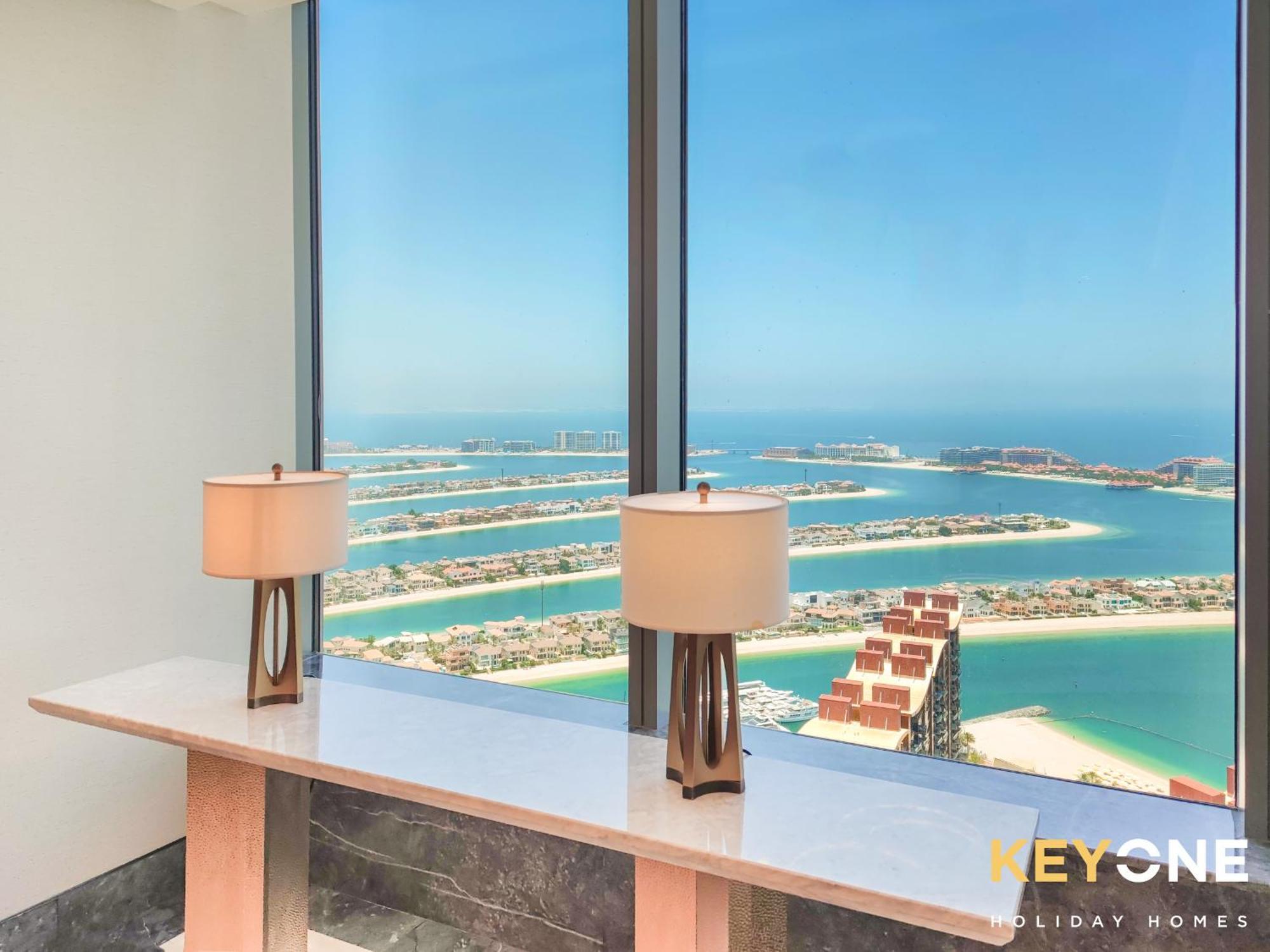 Iconic One Bedroom Panoramic Palm Views Apartment Dubai