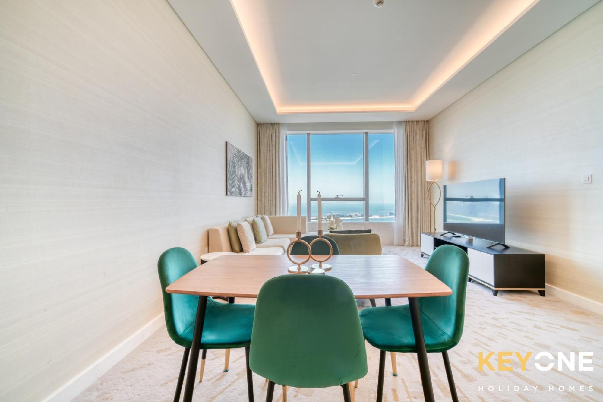 Iconic One Bedroom Panoramic Palm Views Apartment Dubai