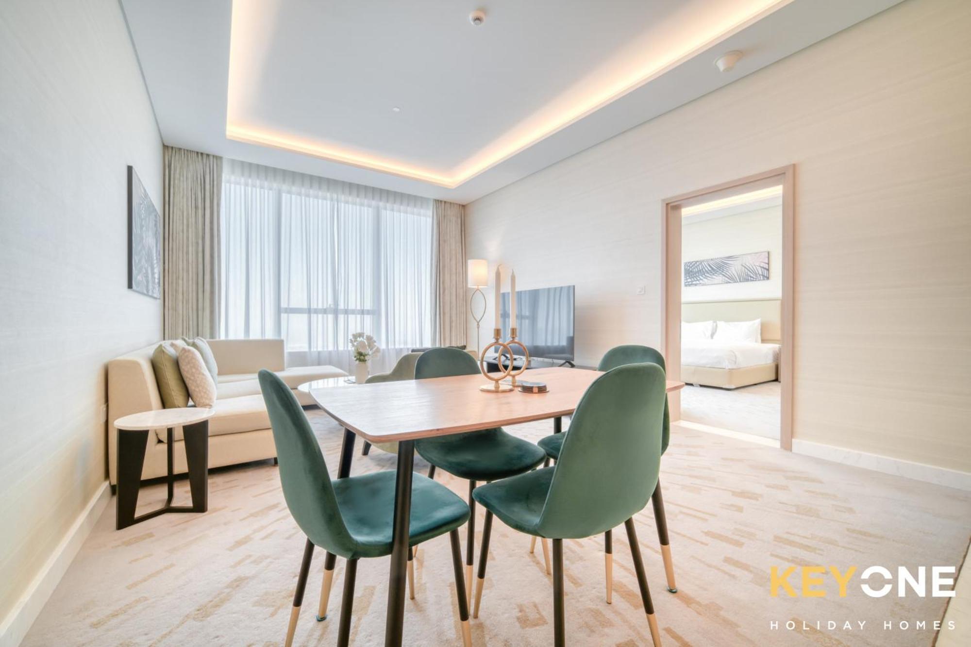 Iconic One Bedroom Panoramic Palm Views *
