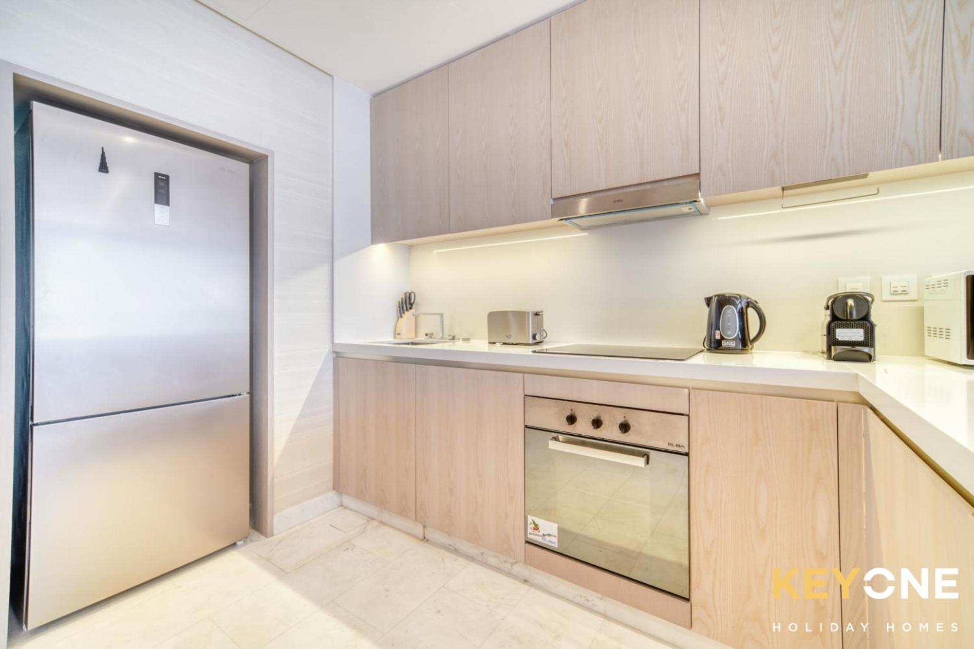 Iconic One Bedroom Panoramic Palm Views Apartment *