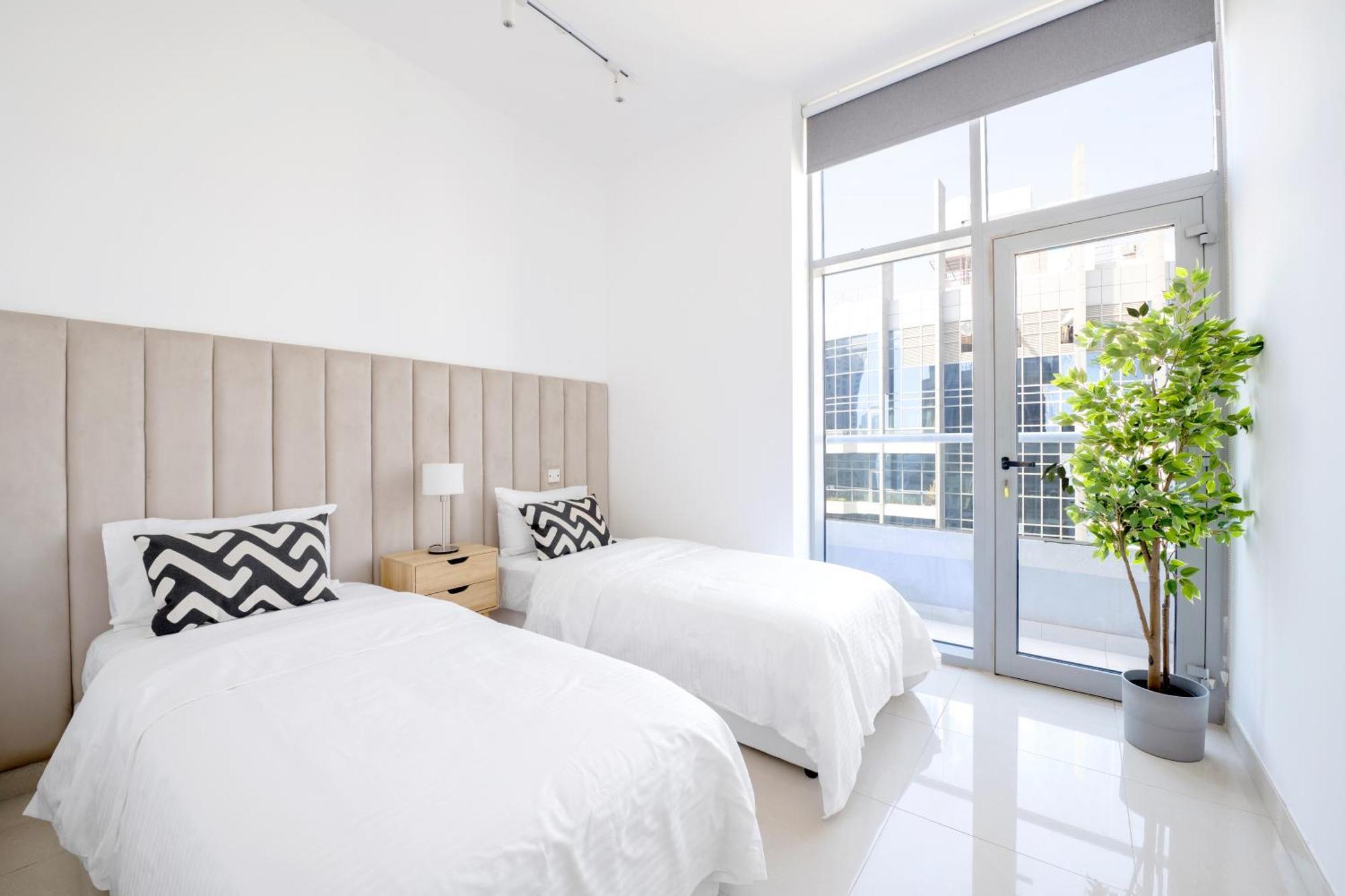 Fascinating View Spacious 3br Marina Apartment *