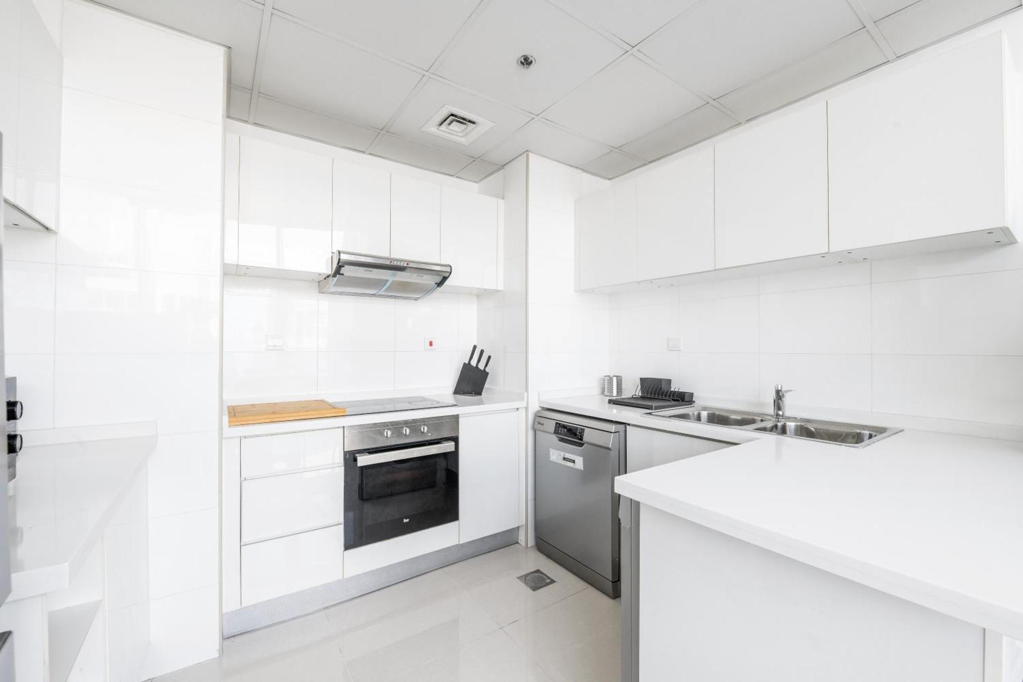Fascinating View Spacious 3br Marina * Dubai