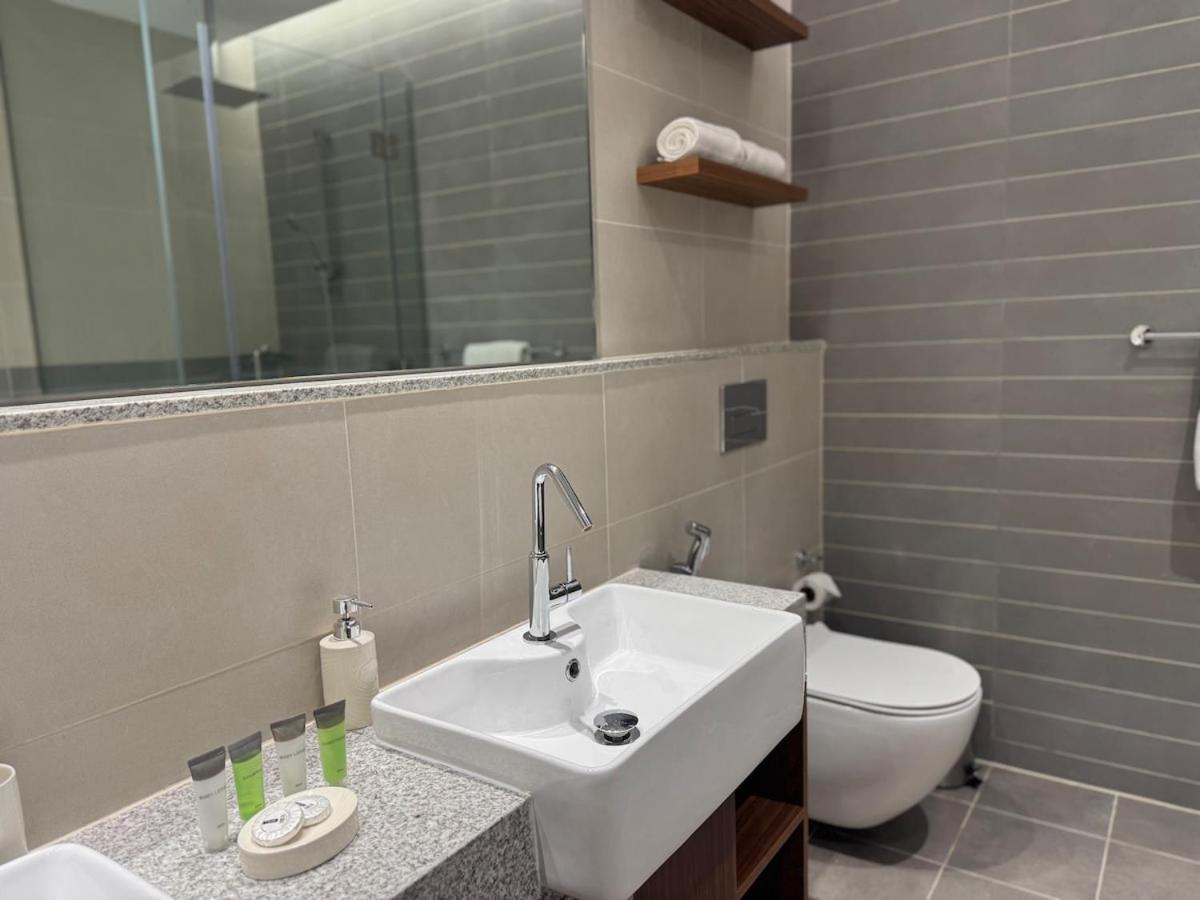 Ashri Luxe Apt, With Frame Only 5 Mins Downtown Near Metro *