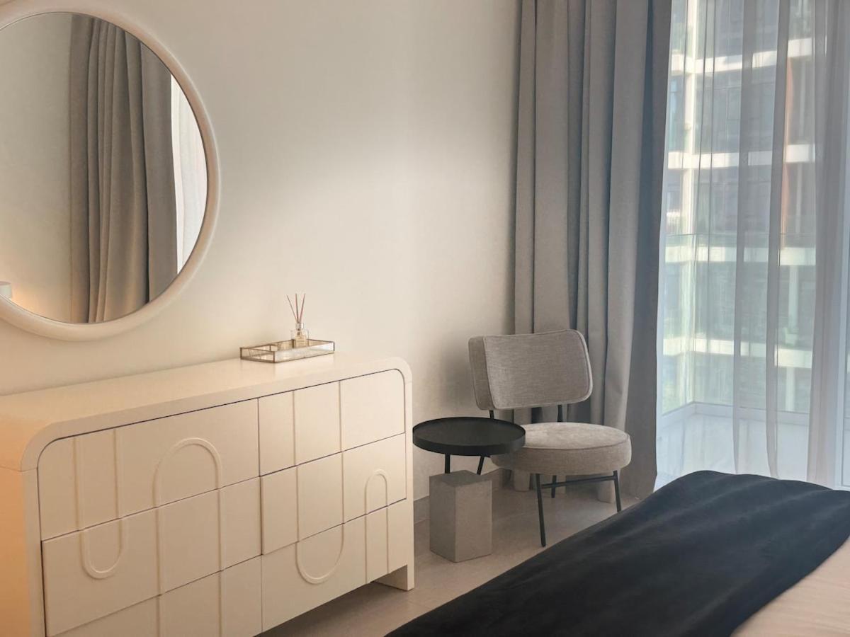Ashri Luxe Apt, With Frame Only 5 Mins Downtown Near Metro Apartamento Dubai