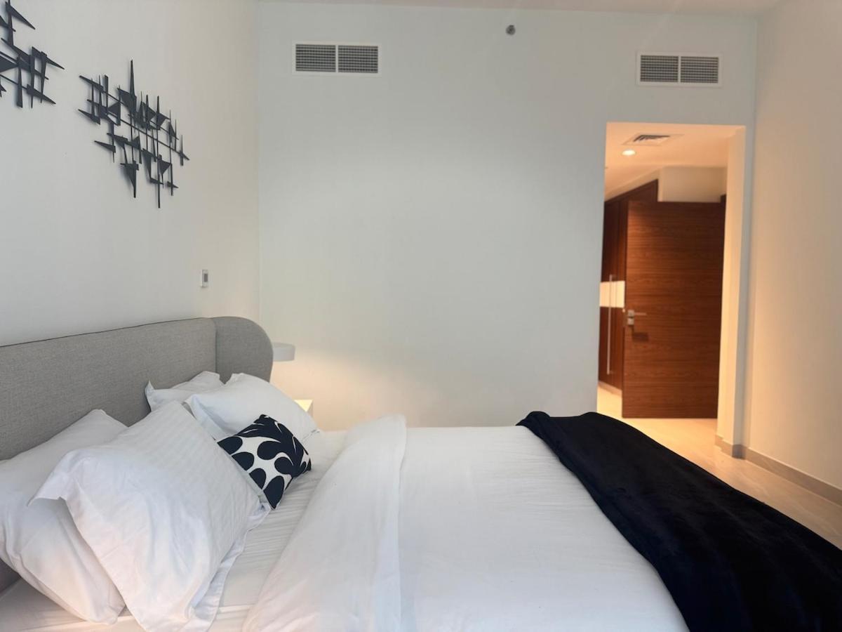 Ashri Luxe Apt, With Frame Only 5 Mins Downtown Near Metro *