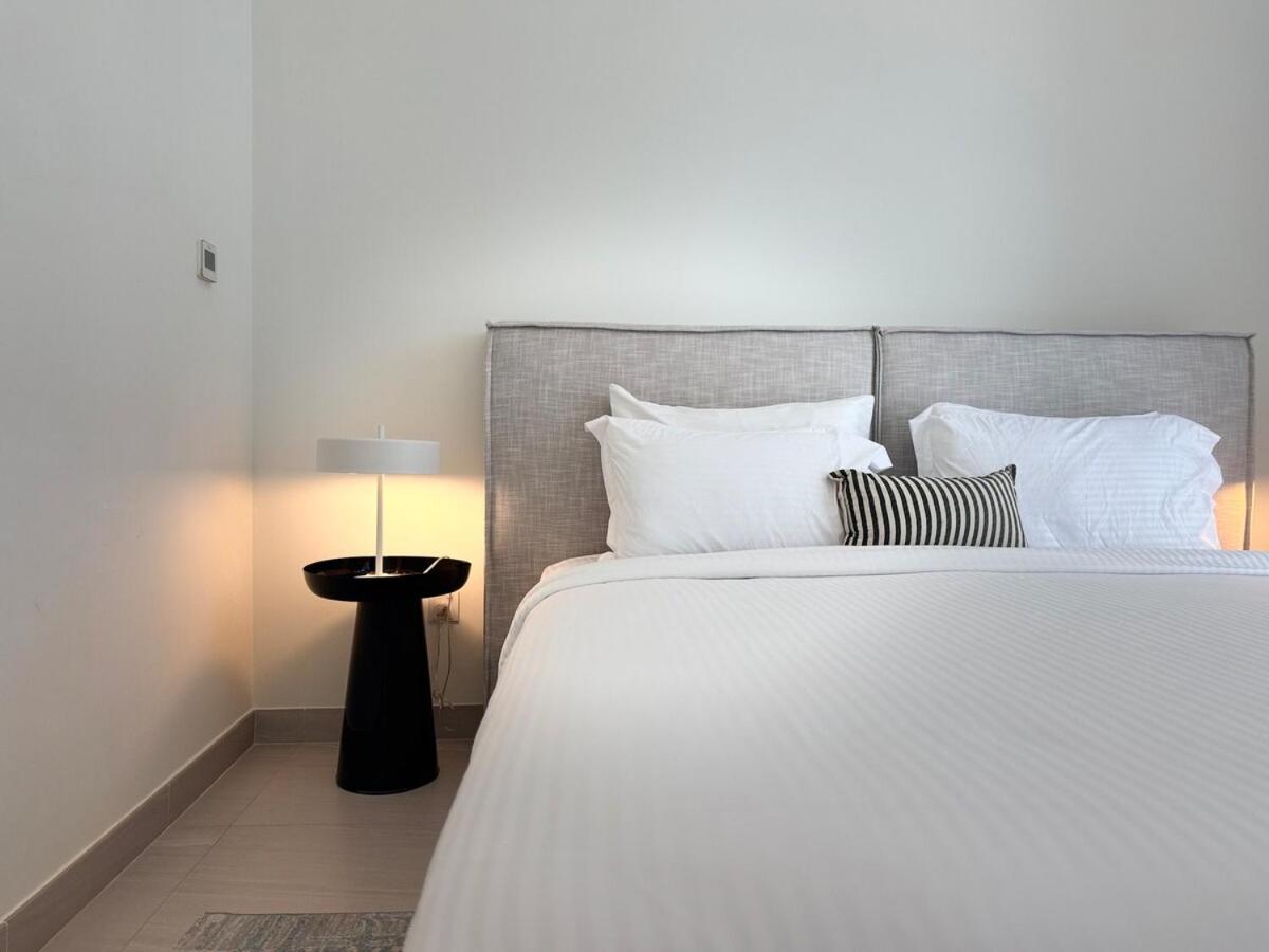 Ashri Luxe Apt, With Frame Only 5 Mins Downtown Near Metro * Dubai