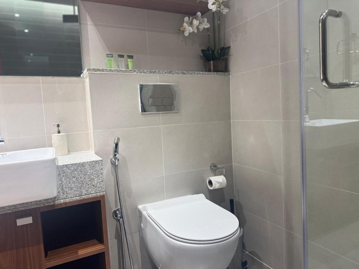 Ashri Luxe Apt, With Frame Only 5 Mins Downtown Near Metro Apartamento *