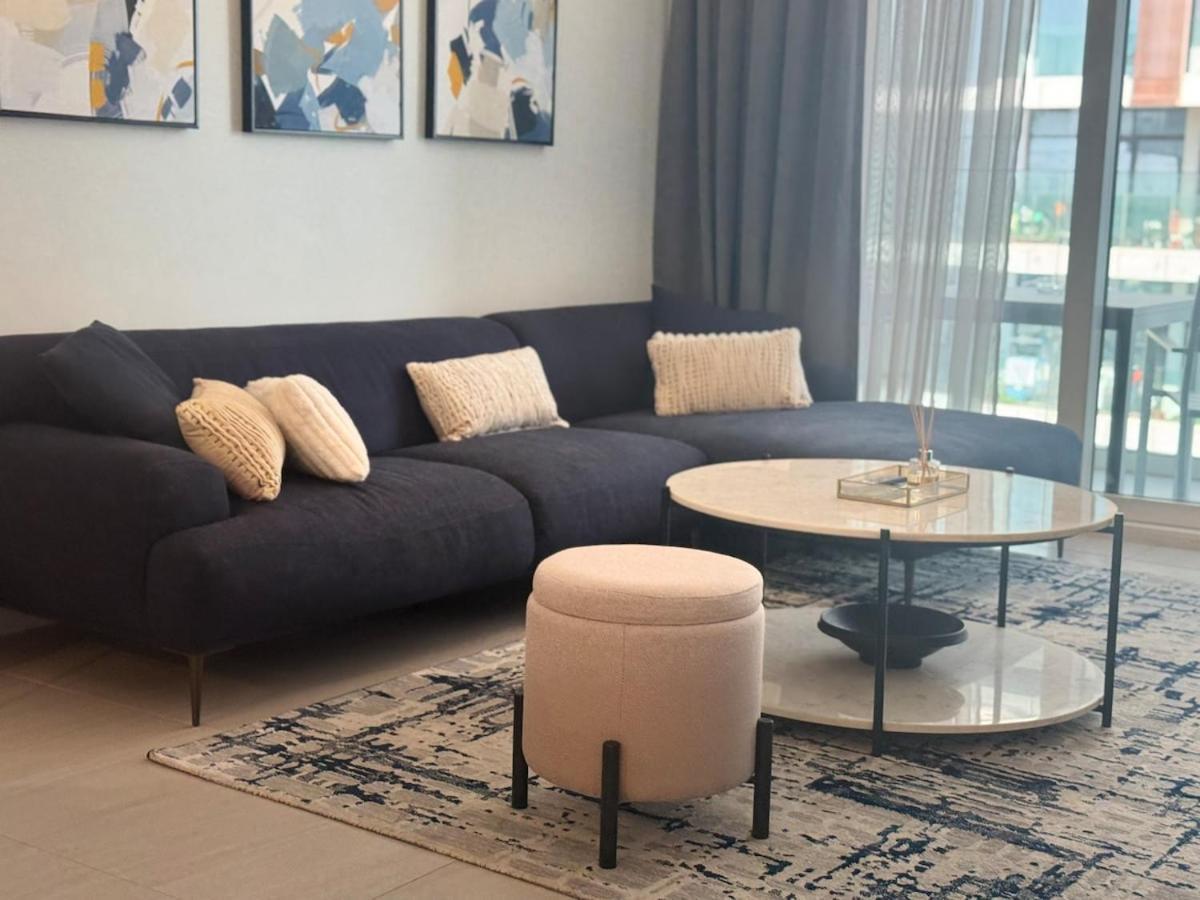 Ashri Luxe Apt, With Frame Only 5 Mins Downtown Near Metro * Dubai