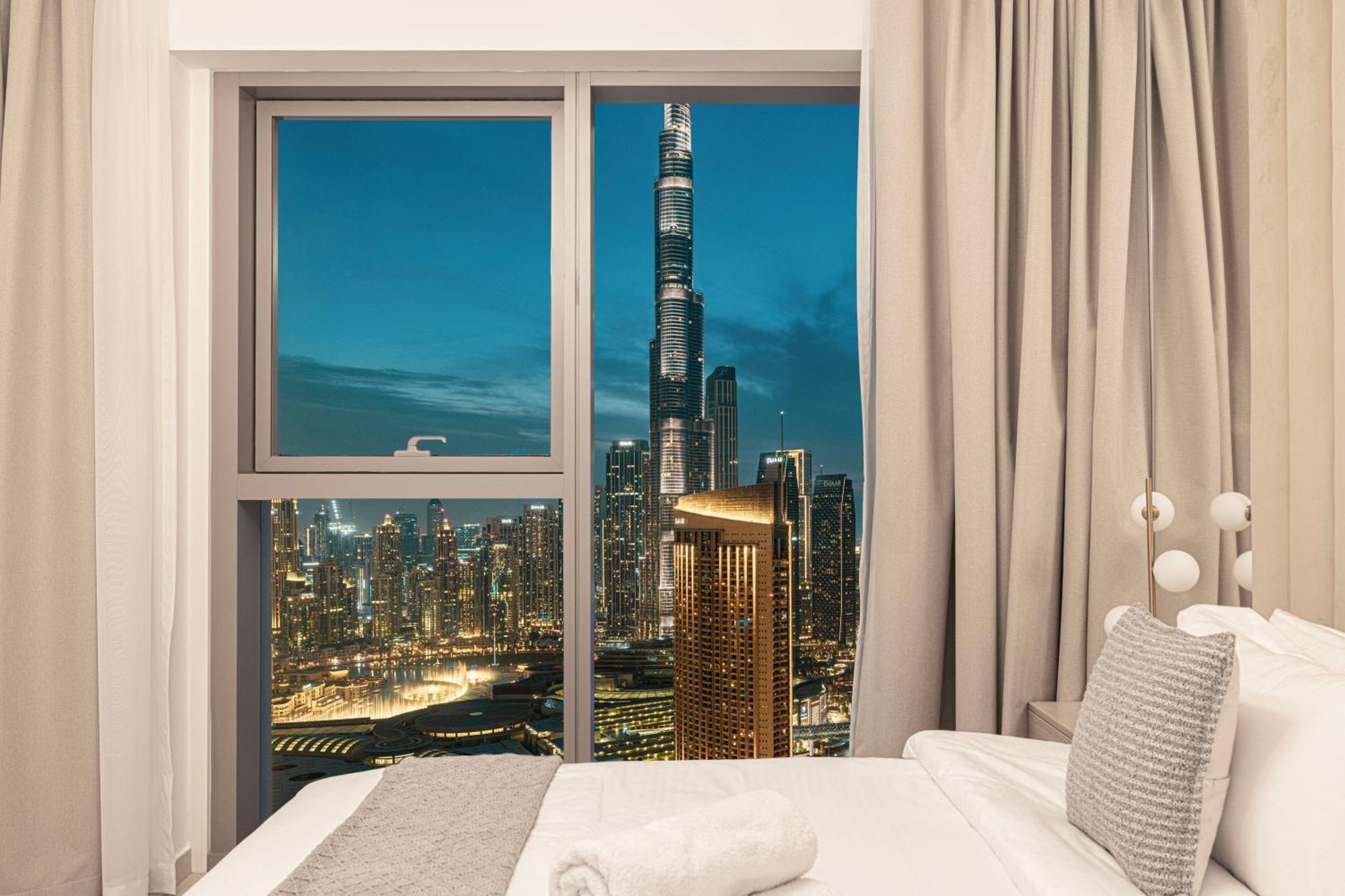 Luxurious Burj Khalifa And Fountain Views Dubai