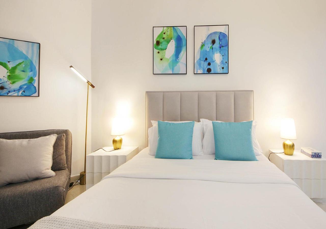 Apartment Breathtaking Views High Floor Near Metro Station