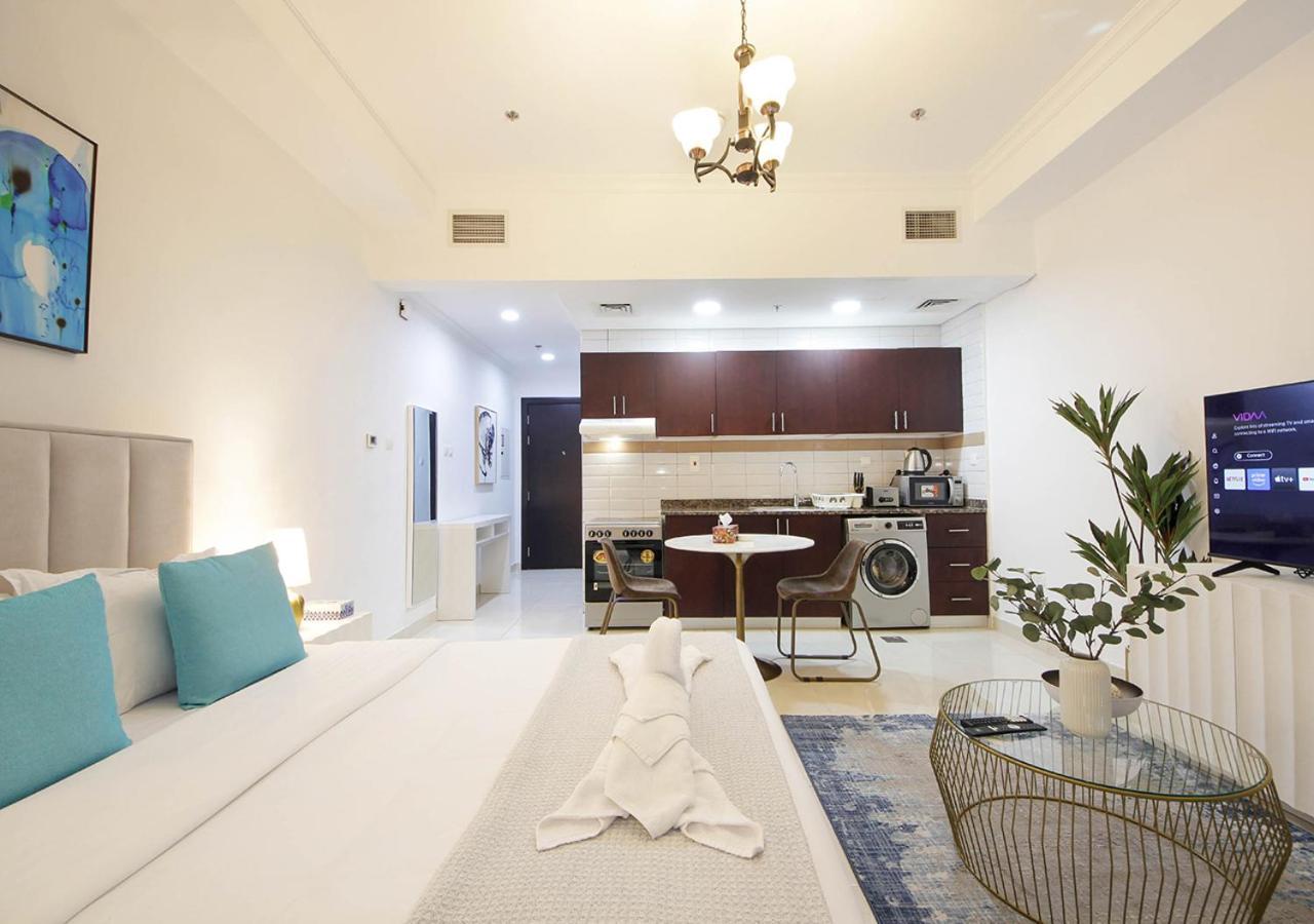 Breathtaking Views High Floor Near Metro Station Apartment *