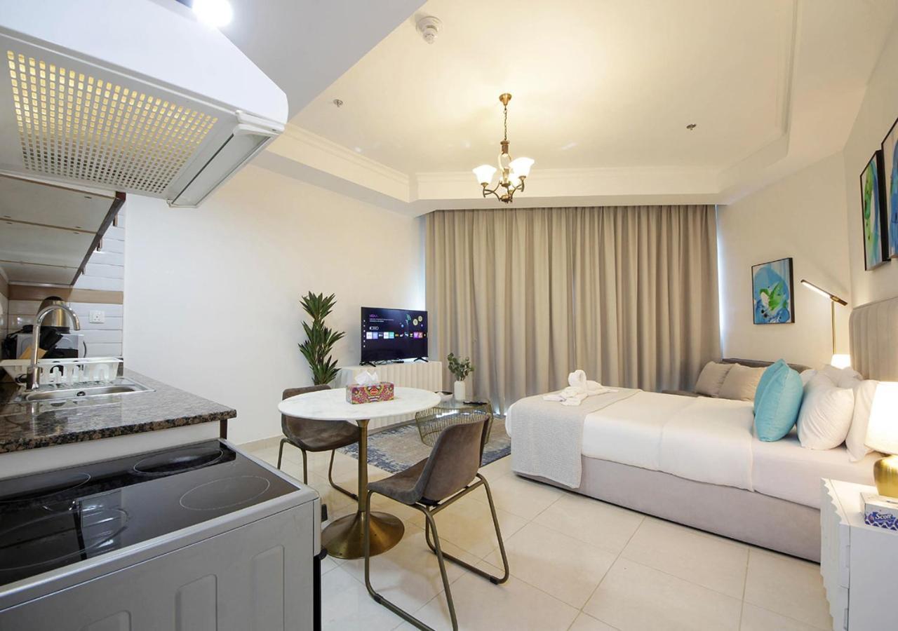 Apartment Breathtaking Views High Floor Near Metro Station Dubai