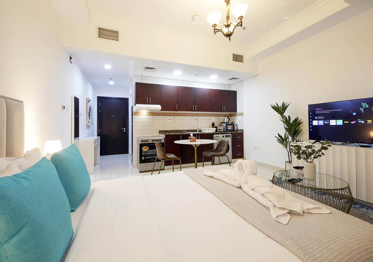 Breathtaking Views High Floor Near Metro Station *