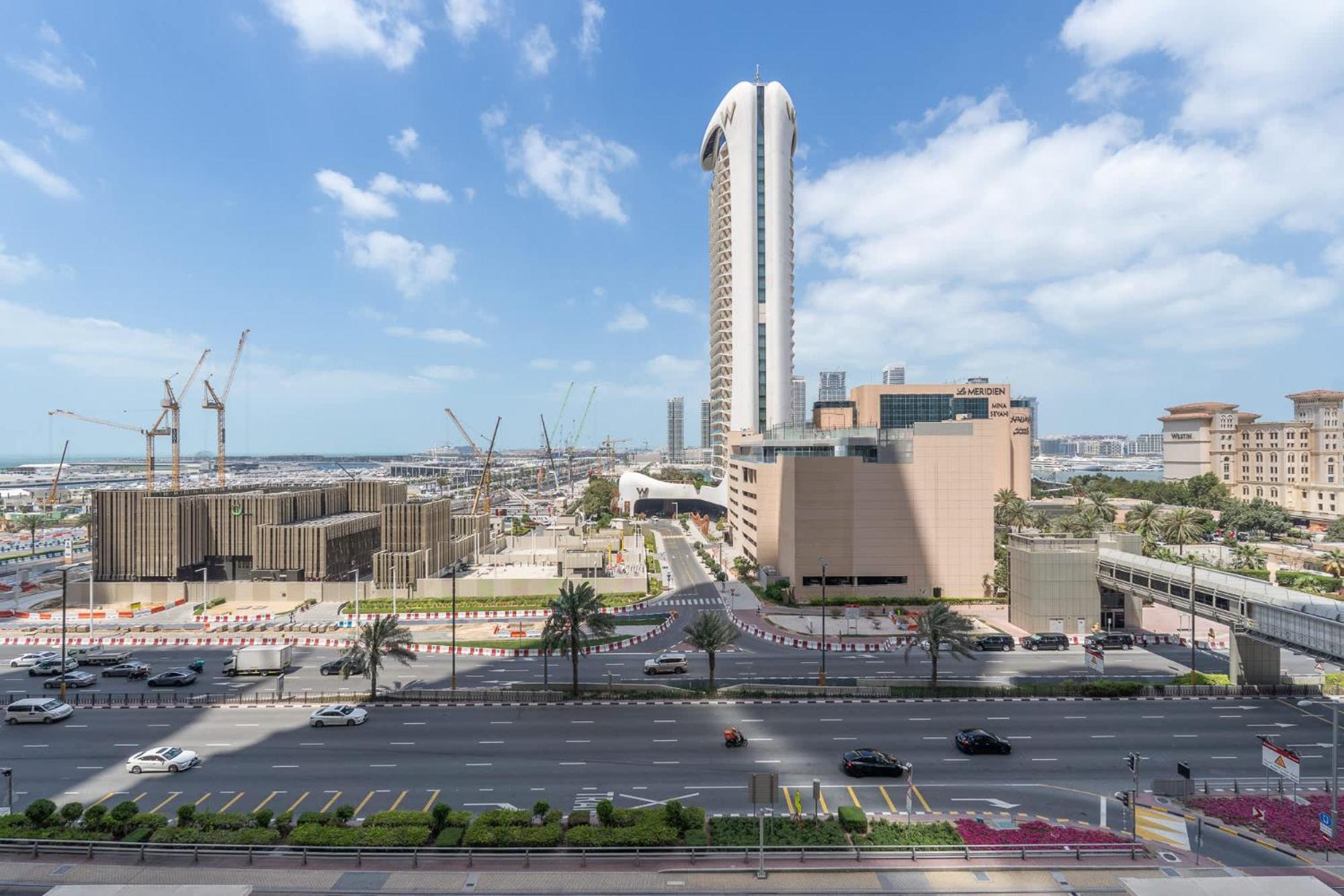 1 Bedroom In Marina With Stunning Ain View