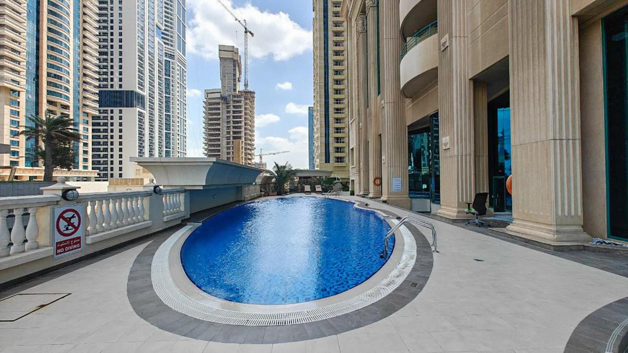 Apartment 1 Bedroom In Marina With Stunning Ain View *