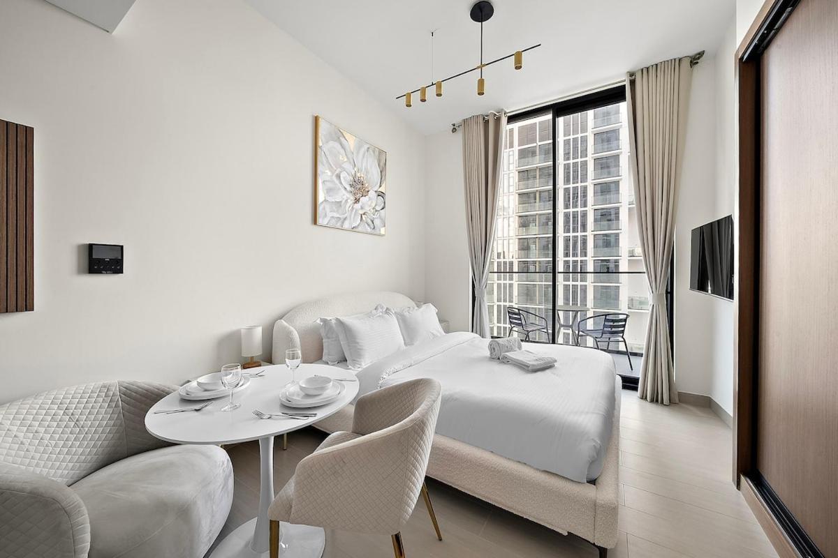 Apartment First Class Touch Of Luxury & Comfort Dubai