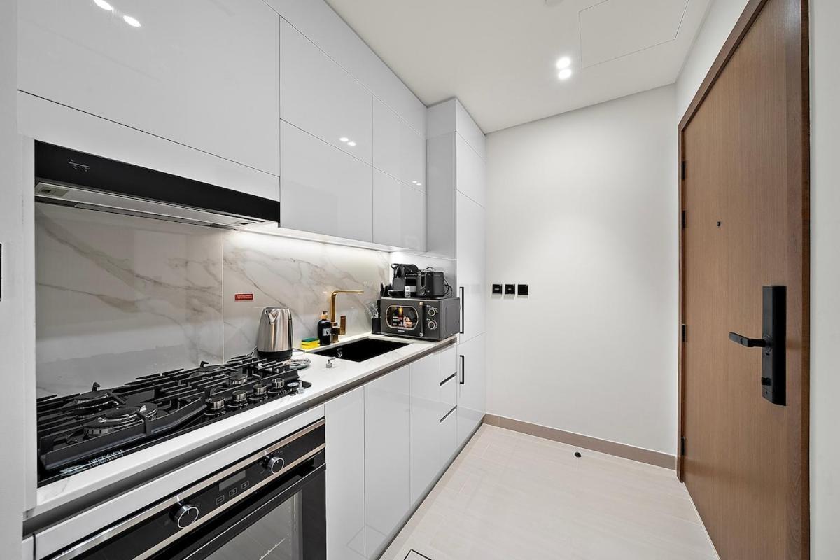 First Class Touch Of Luxury & Comfort Apartment Dubai