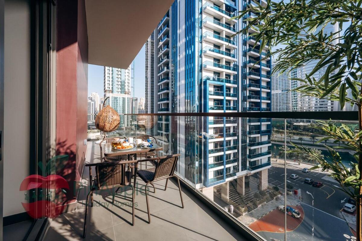 Mbl Royal Live 2br And Maid Dubai