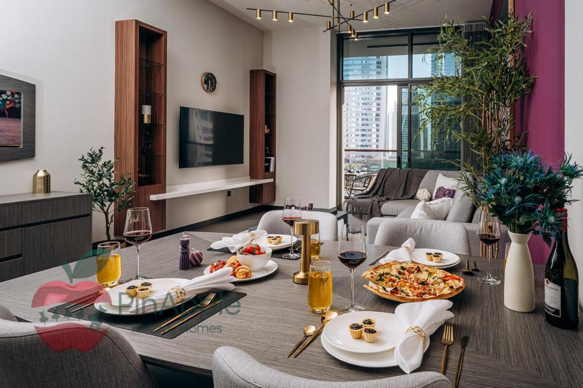 Mbl Royal Live 2br And Maid *