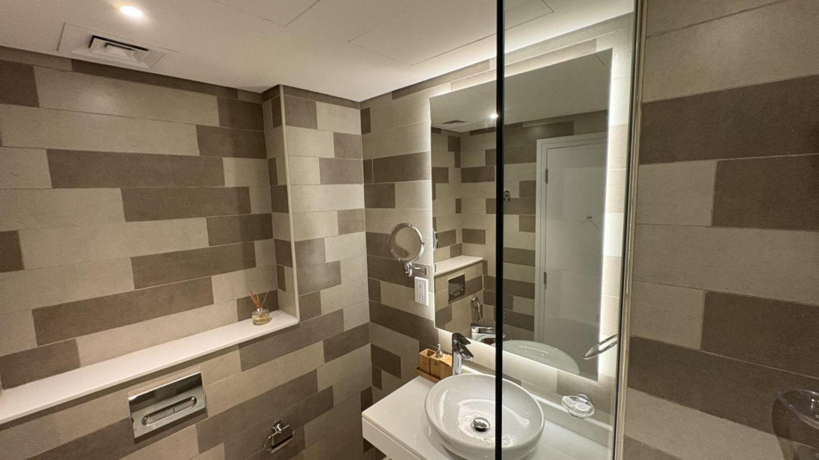 Seven Palm A Sophisticated Retreat In The Heart Of Palm Jumeirah Apartment *