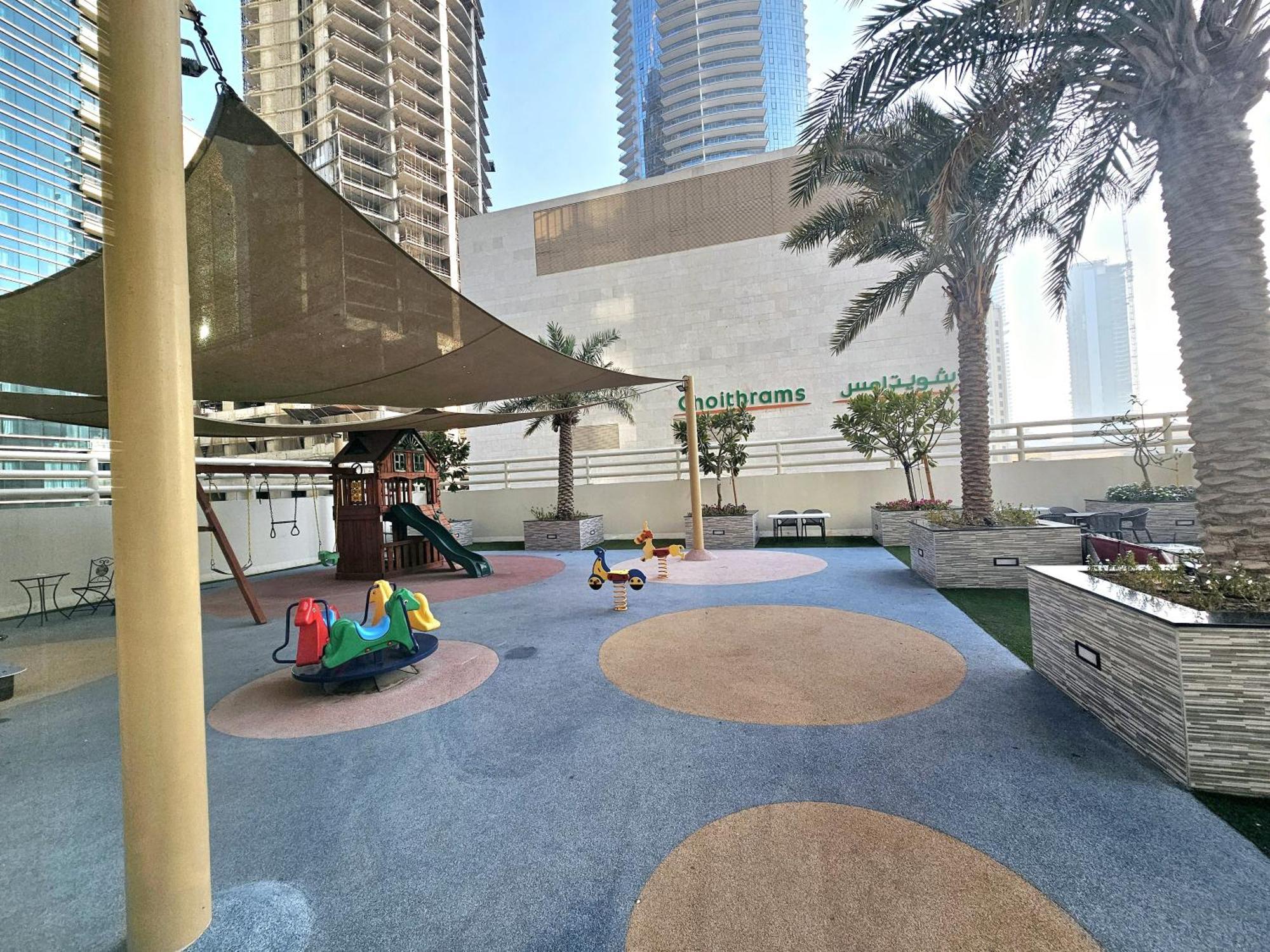 Nr Beach/2 Bed Upgraded/terrace Apartment Dubai