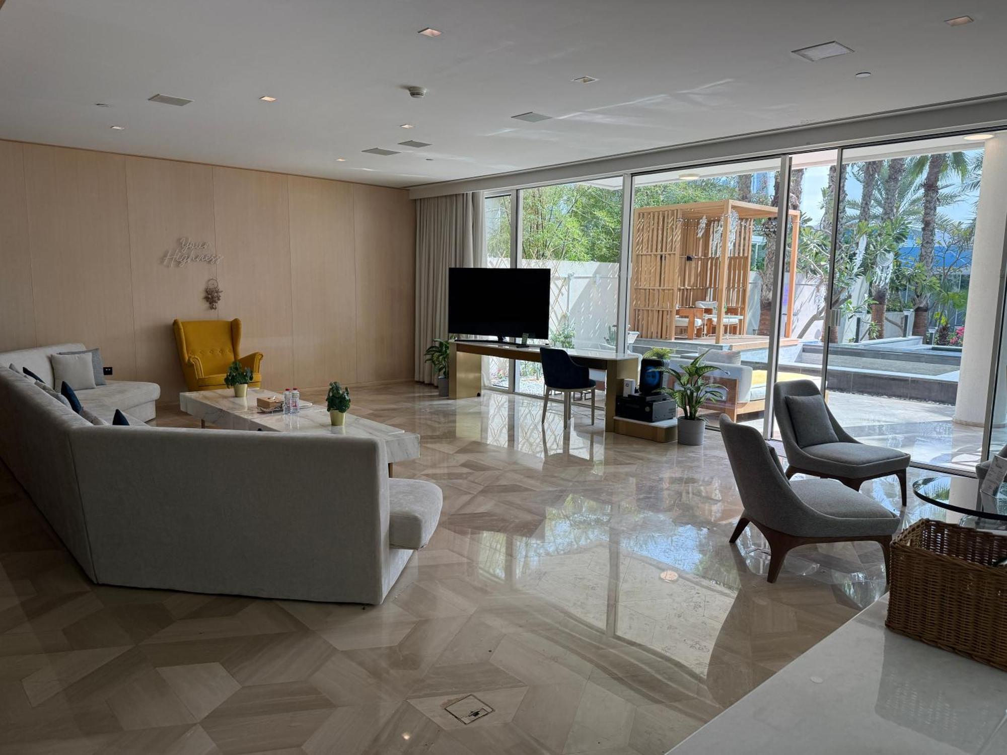 Palm Haven Luxe 3 Bed Townhouse With Private Pool