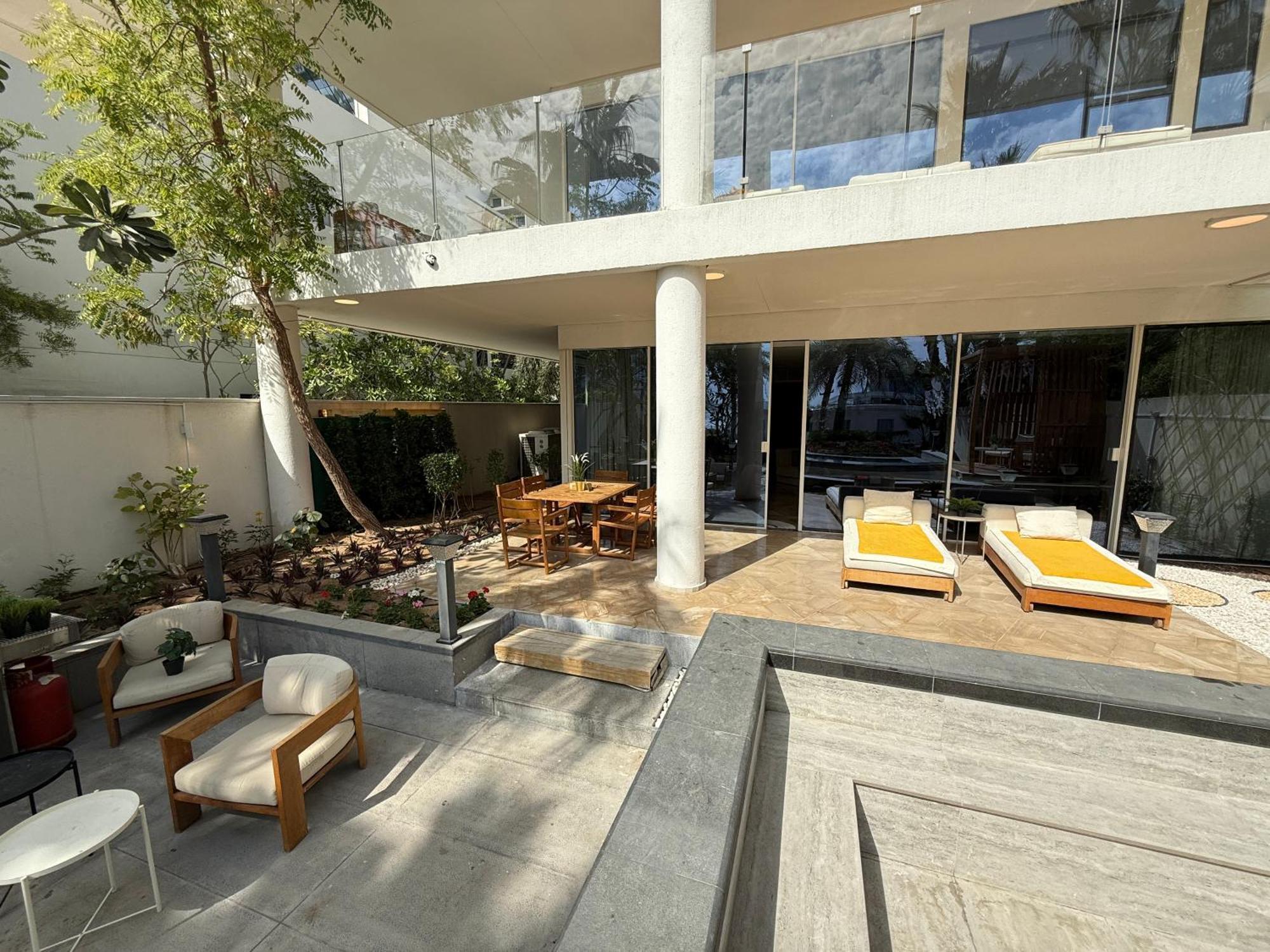Palm Haven Luxe 3 Bed Townhouse With Private Pool Holiday home *