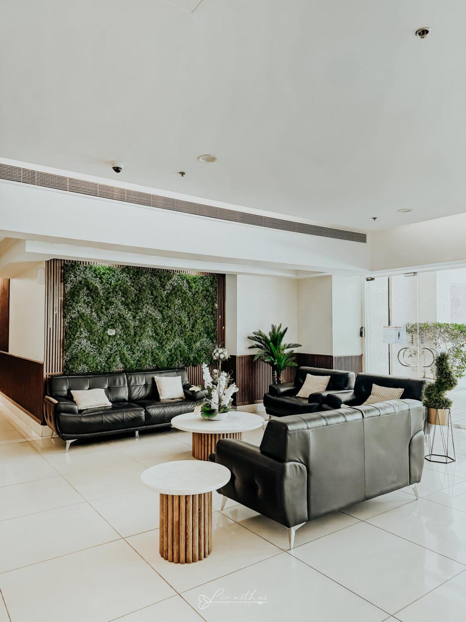 Livwithus - 2 Bedroom In Marina View Tower B Apartment