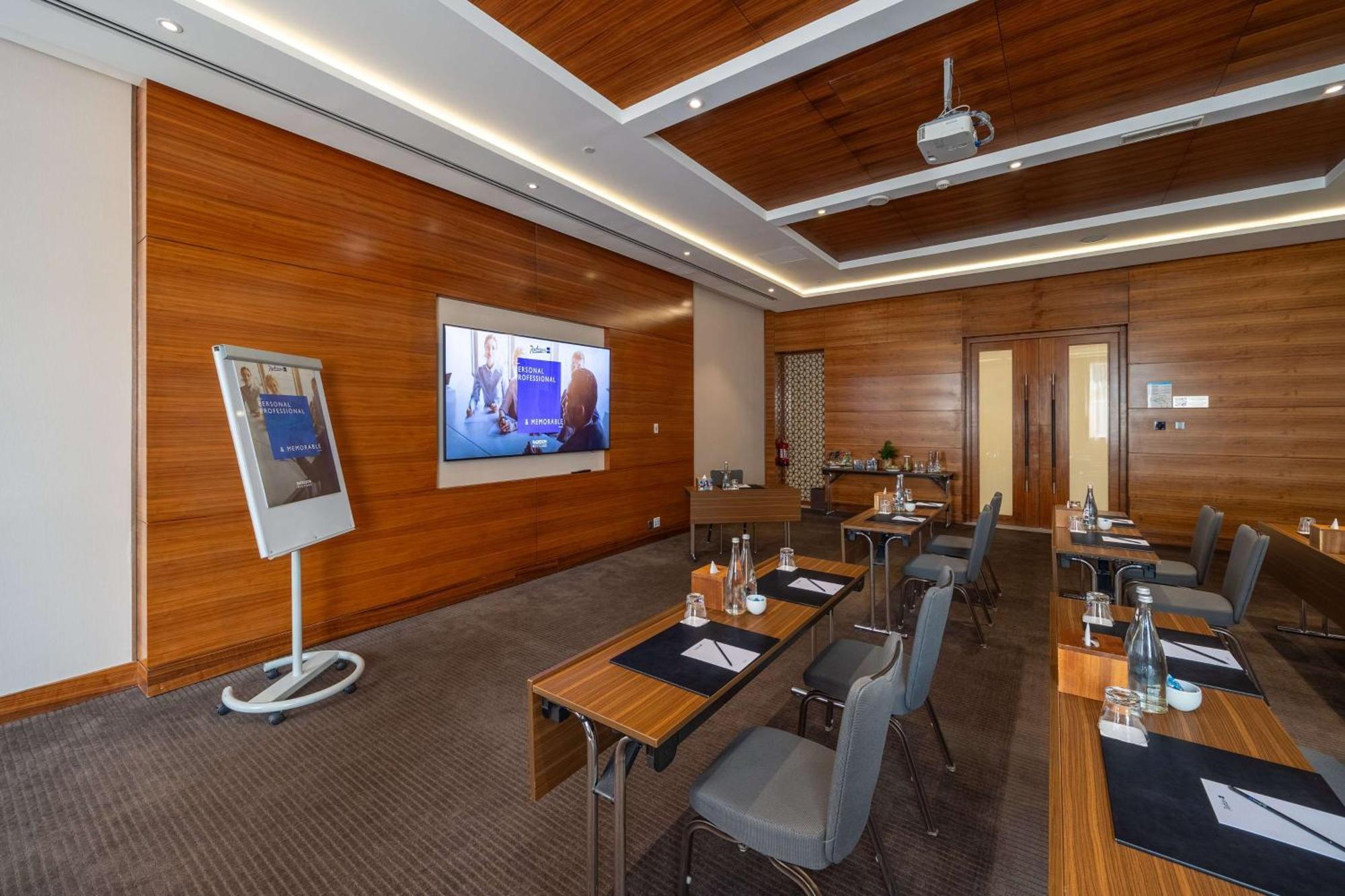 Radisson Blu Hotel, Waterfront 5*