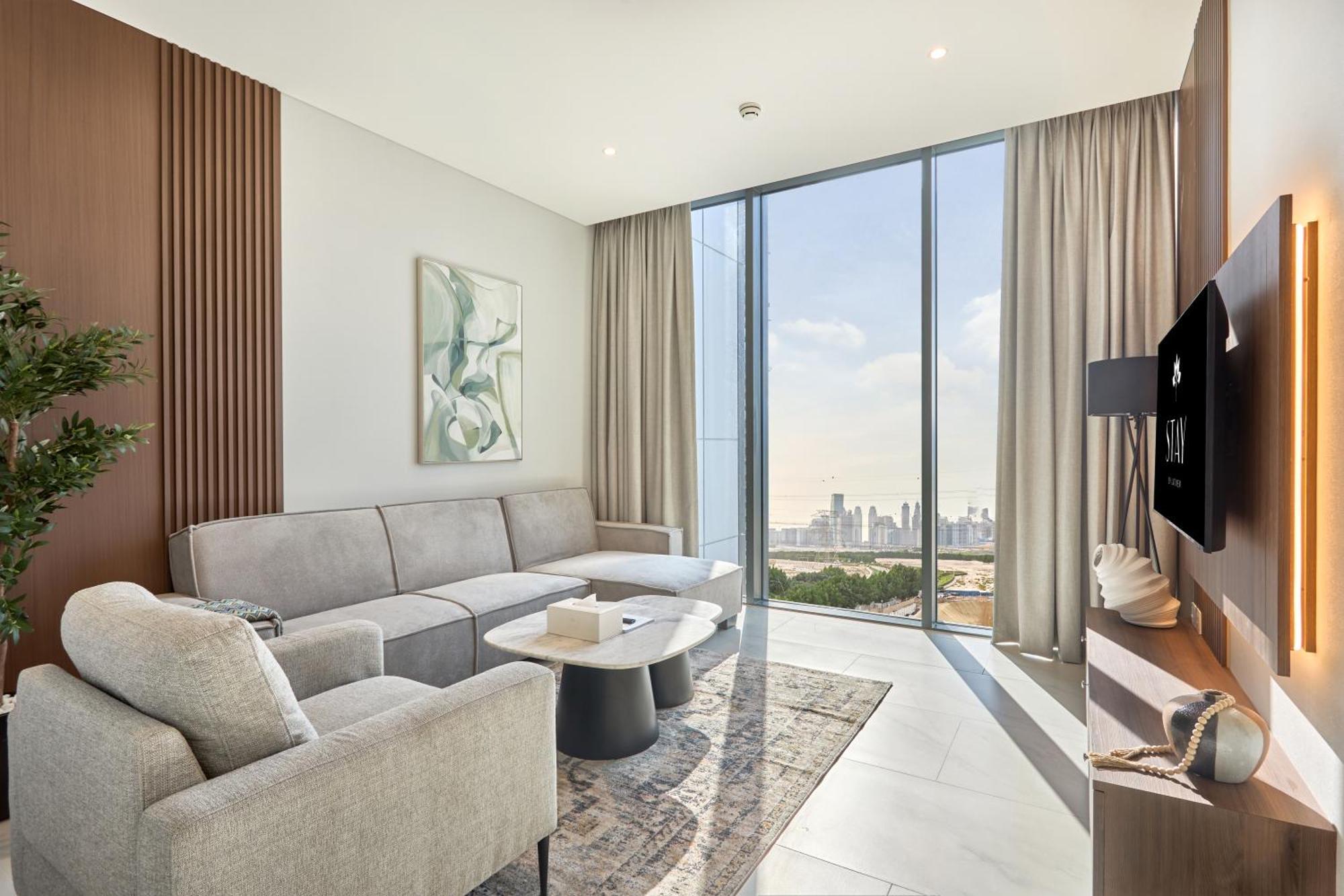 By Latinem Luxury 1br Cvg 1410 Near Burj Khalifa