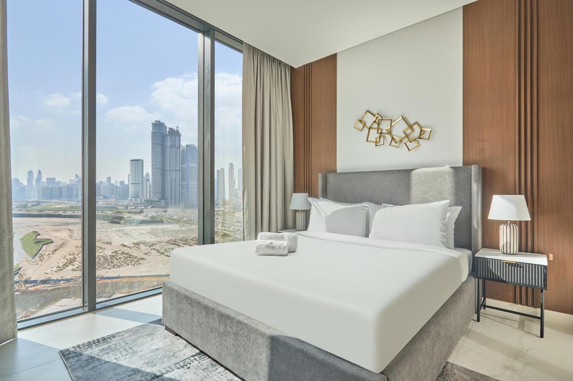 By Latinem Luxury 1br Cvg 1410 Near Burj Khalifa Dubai