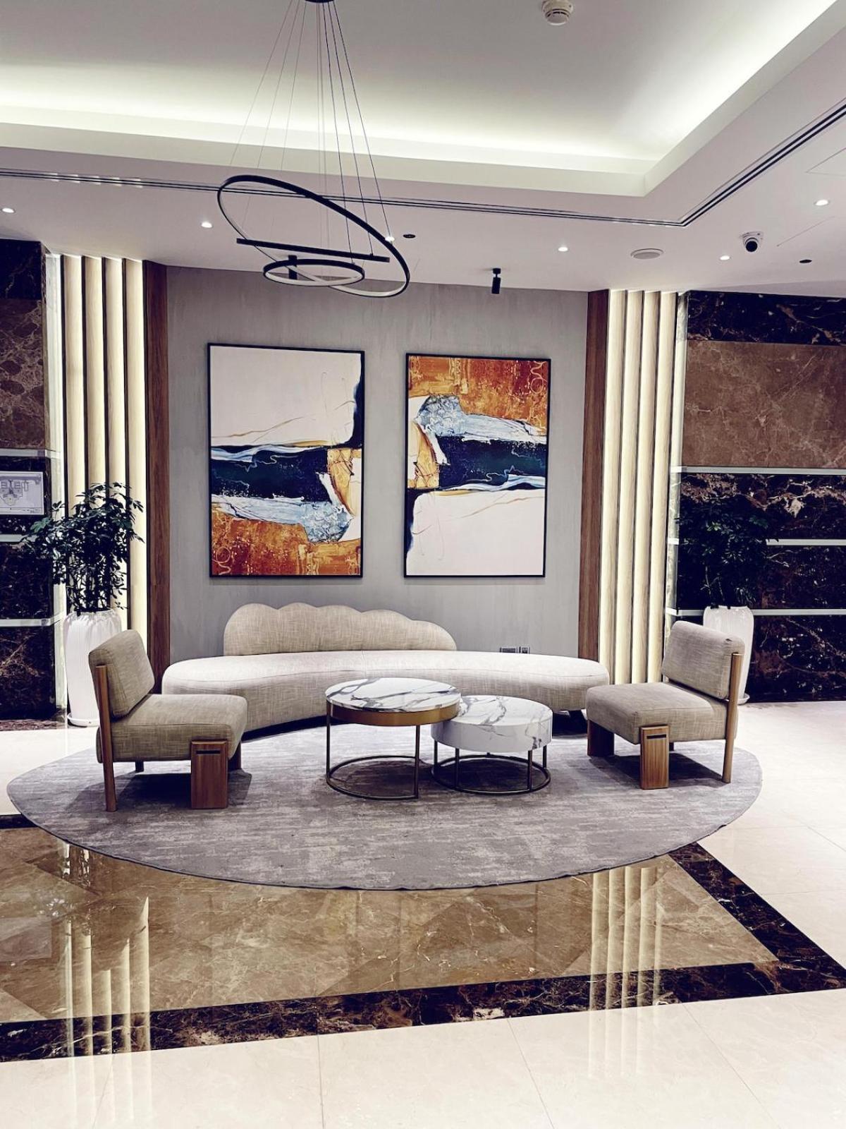 Modern With Balcony - Close To Metro & Marina Apartment *