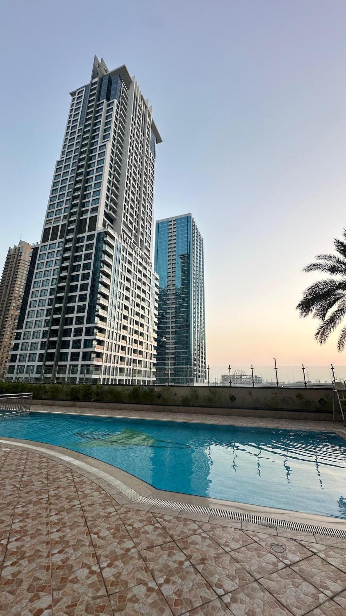 Apartment Modern With Balcony - Close To Metro & Marina Dubai