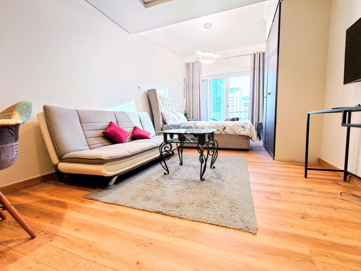 Modern With Balcony - Close To Metro & Marina Apartment Dubai